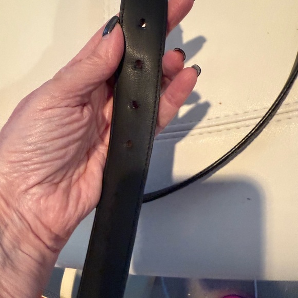 Black Logo Embossed Leather Gucci Belt Size 110 - Picture 5 of 7